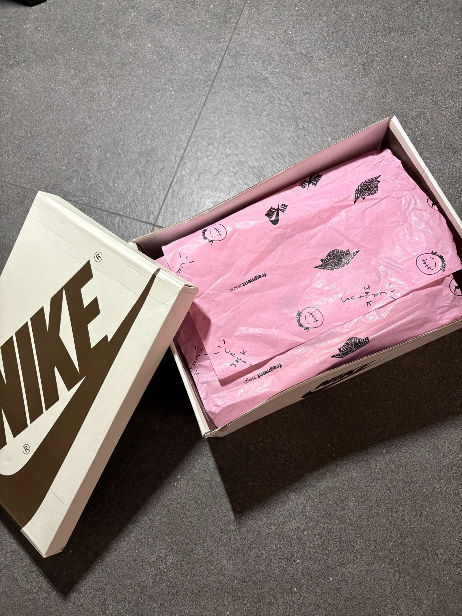 Air Jordan 1 Retro Low Golf x Travis Scott « Neutral Olive » – photo 10
